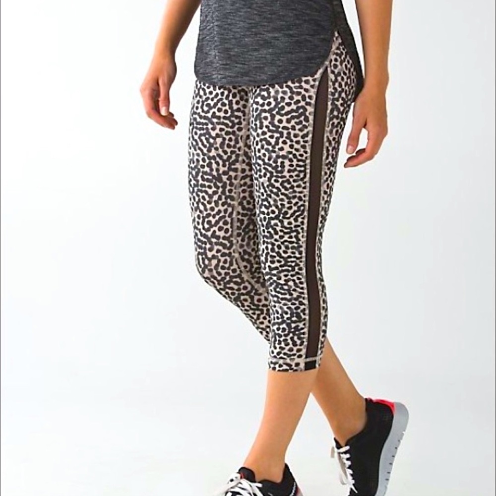 Lululemon Athletica Cheetah Print Cropped Leggings with Mesh Sides (size 2)